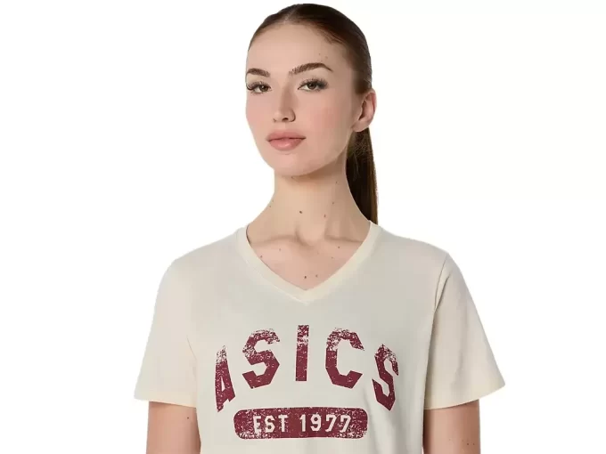 WOMEN’S SHORT SLEEVE EST 1977 V-NECK TEE